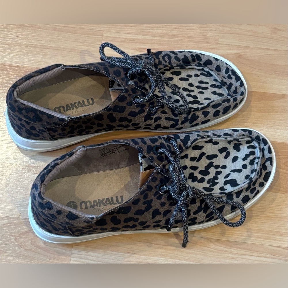 Makalu Tasha Black and‎ Brown Leopard Sneakers